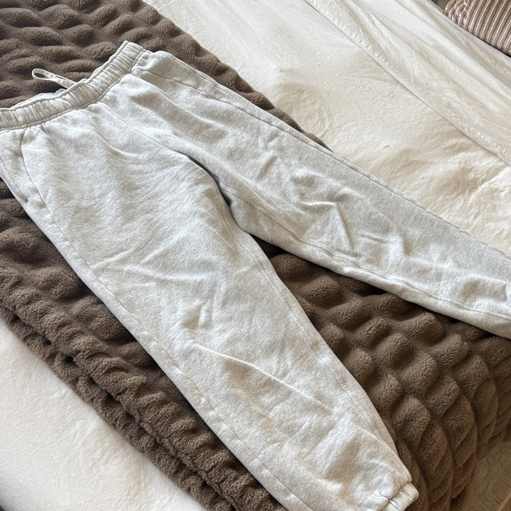 Lululemon Grey Scuba Jogger